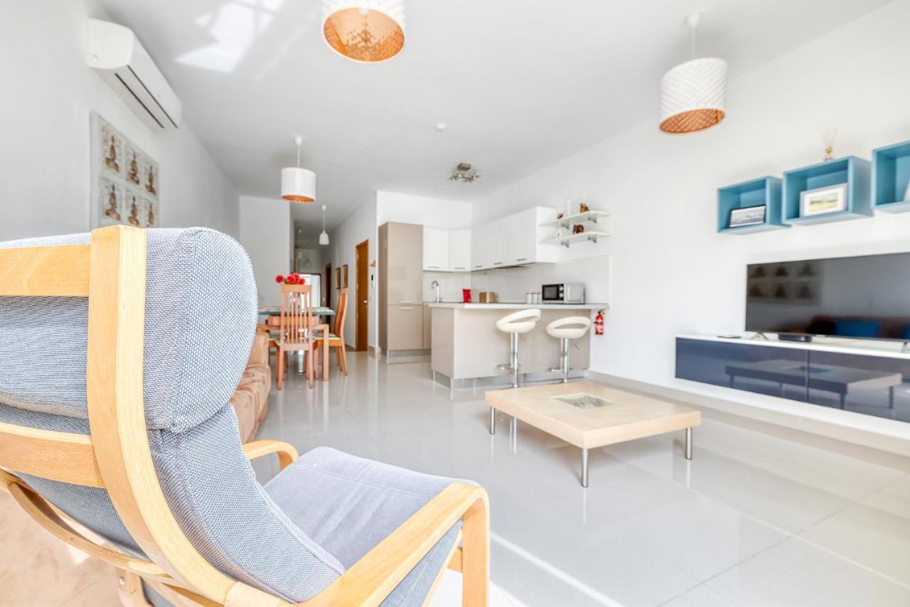 Prime Location Apartment With Side Seaviews Сліма Екстер'єр фото