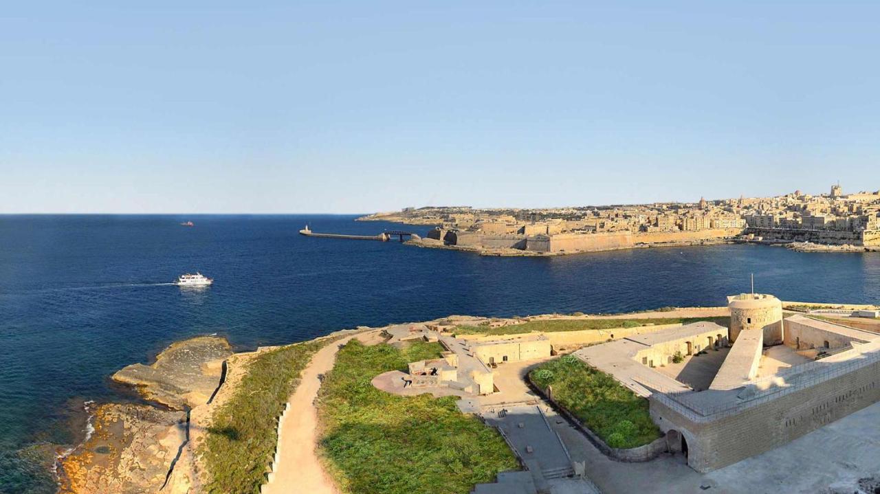 Prime Location Apartment With Side Seaviews Сліма Екстер'єр фото