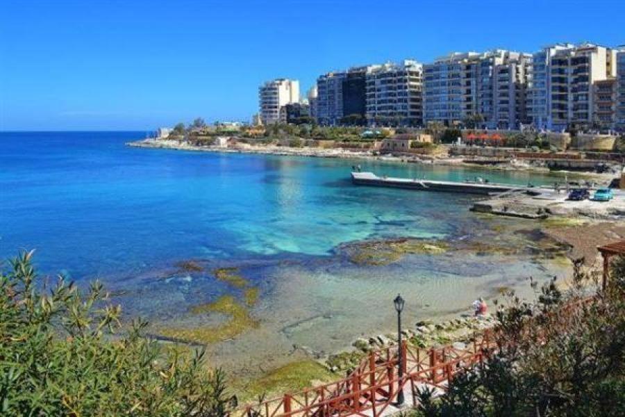 Prime Location Apartment With Side Seaviews Сліма Екстер'єр фото